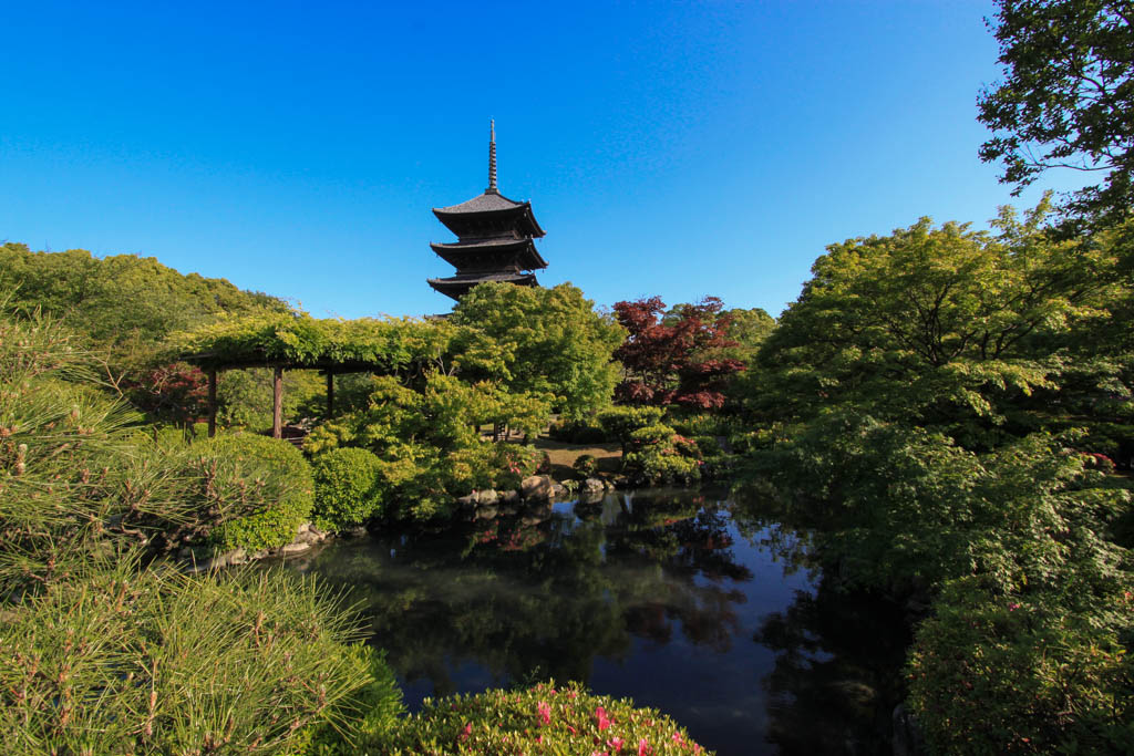 La pagode et son jardin