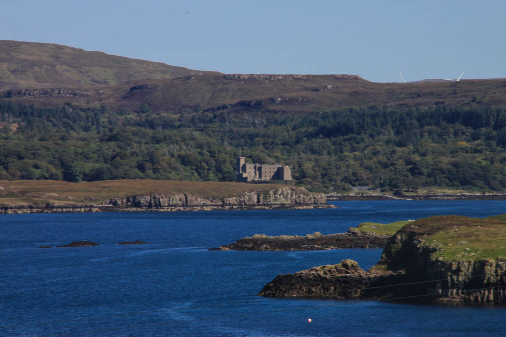 Dunvegan Castle vu de l'autre rive