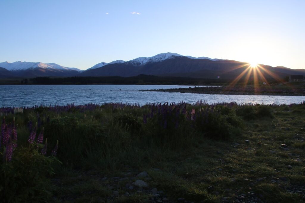 Levé de soleil sur Lake Tekapo